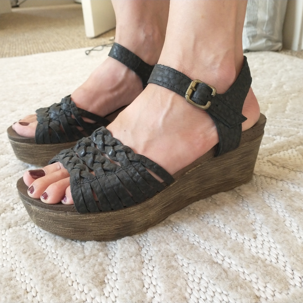 Platform sandals (Argentine leather)